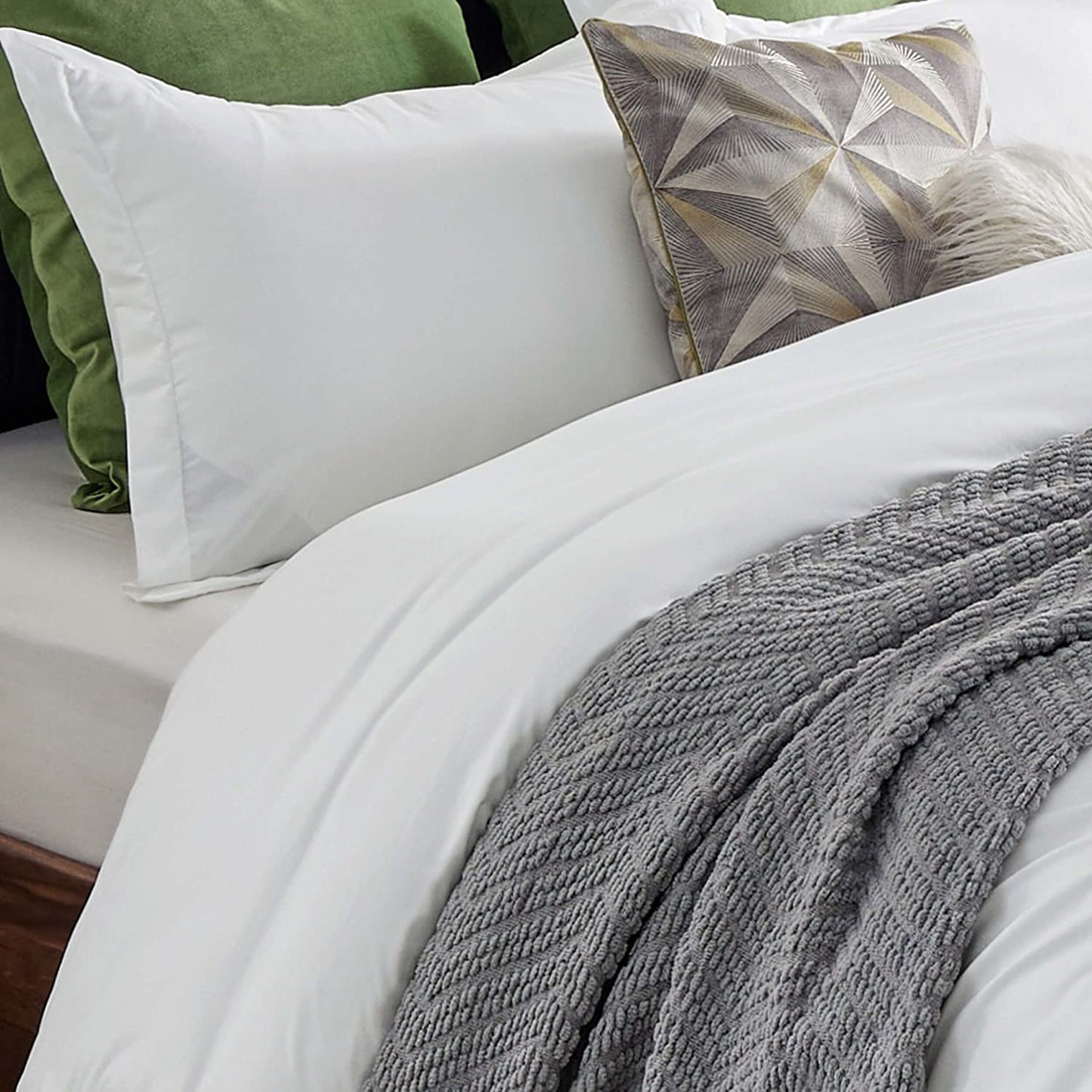 White Duvet Covers Queen Size - Soft Brushed Microfiber 3 Pieces with Zipper Closure, 1 Duvet Cover 90X90 Inches and 2 Pillow Shams