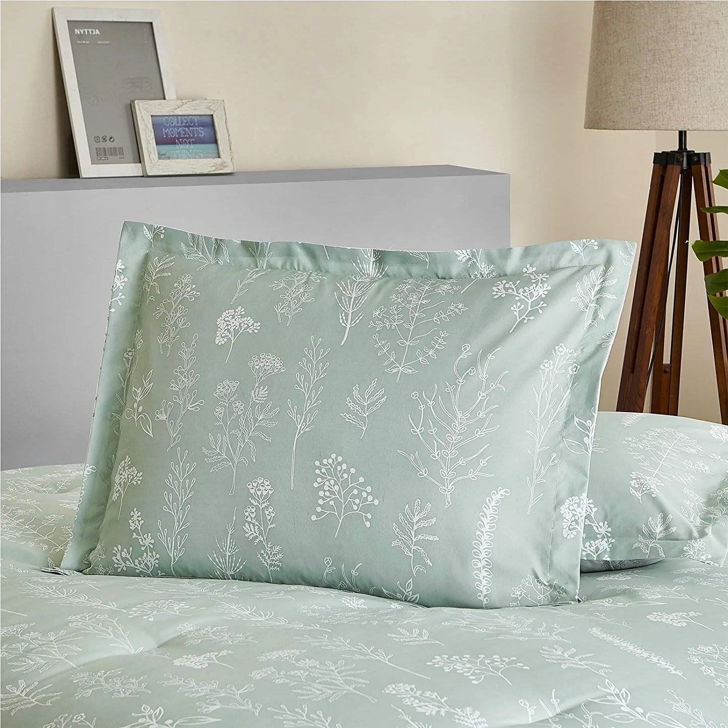 BEDSURE Queen Comforter Set - Sage Green Comforter Cute Floral Bedding Comforter Sets, 3 Pieces Reversible Flowers Botanical Soft Bed Set with 2 Pillow Shams