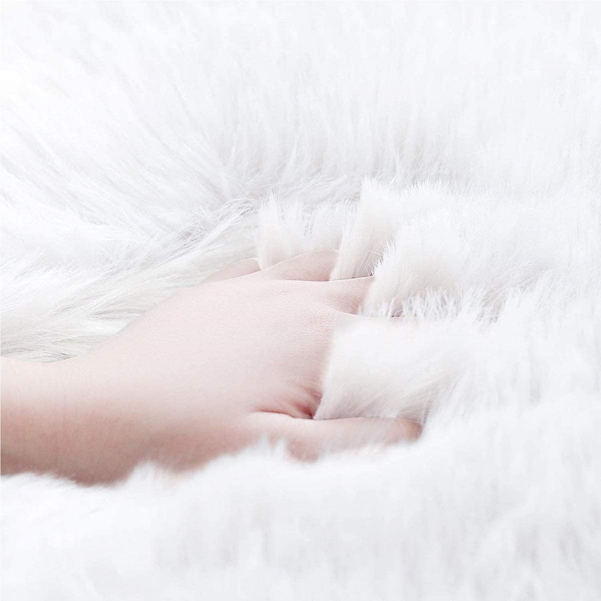 Faux Fur Rug Sheepskin Rug Runner 2'X4' Soft Sheepskin Fur Chair Couch Cover Milk White Sheepskin Area Throw Rug Runner for Bedroom Kids Nursery Living Room