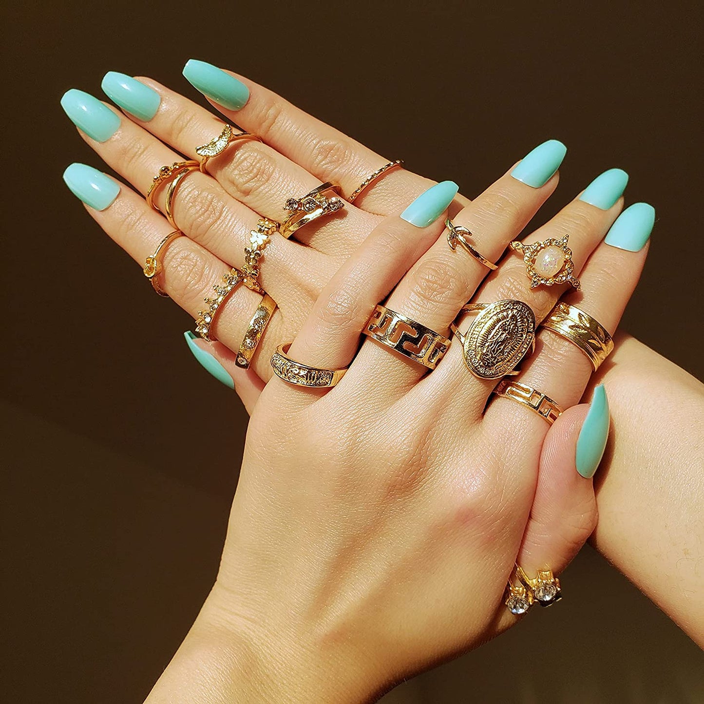 67Pcs Vintage Knuckle Rings Set Stackable Finger Rings Midi Rings for Women Bohemian Hollow Carved Flowers Gold&Silver Rings Crystal Joint Rings with Storage Bag