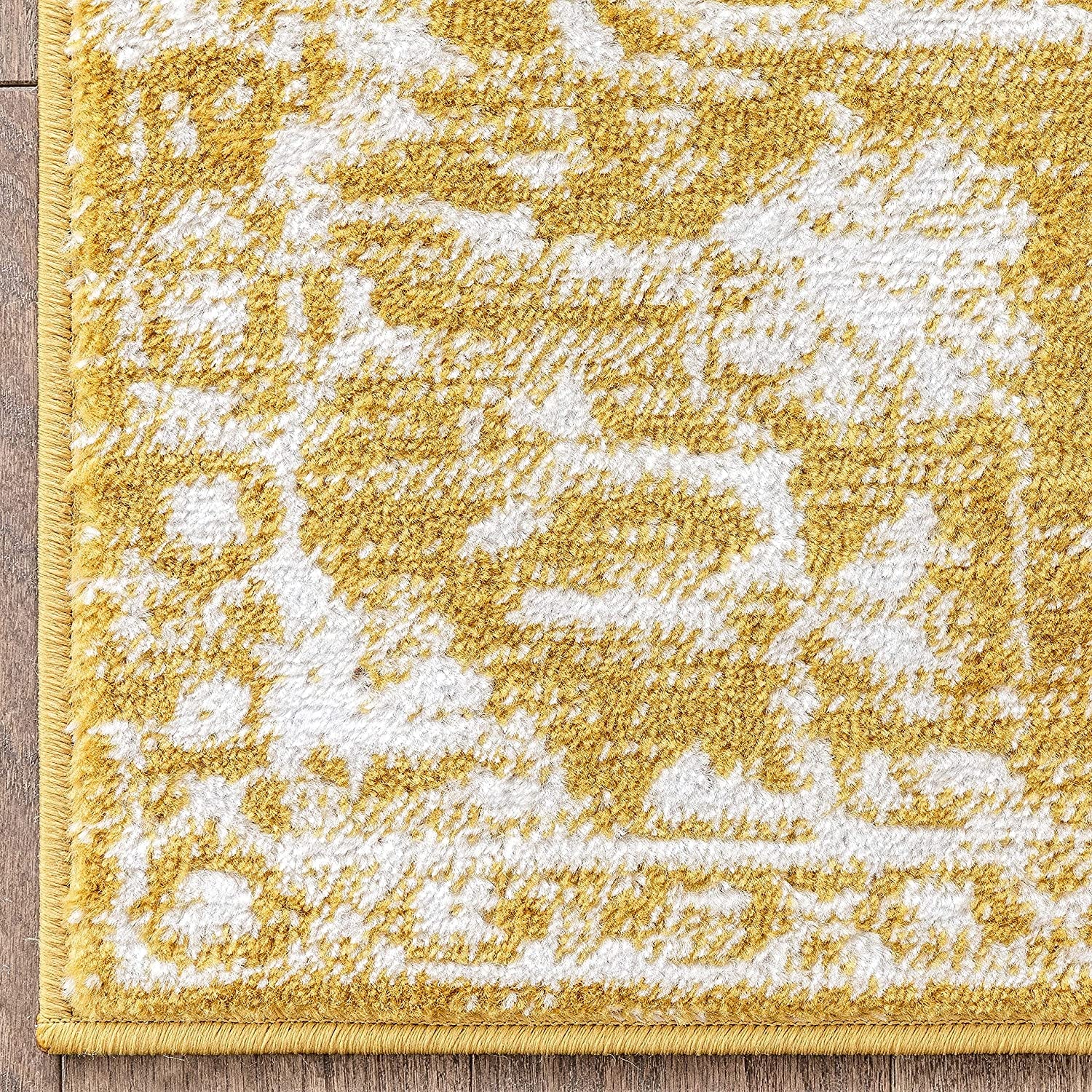 Della Gold Vintage Medallion Pattern Area Rug 5X7 (5'3" X 7'2")