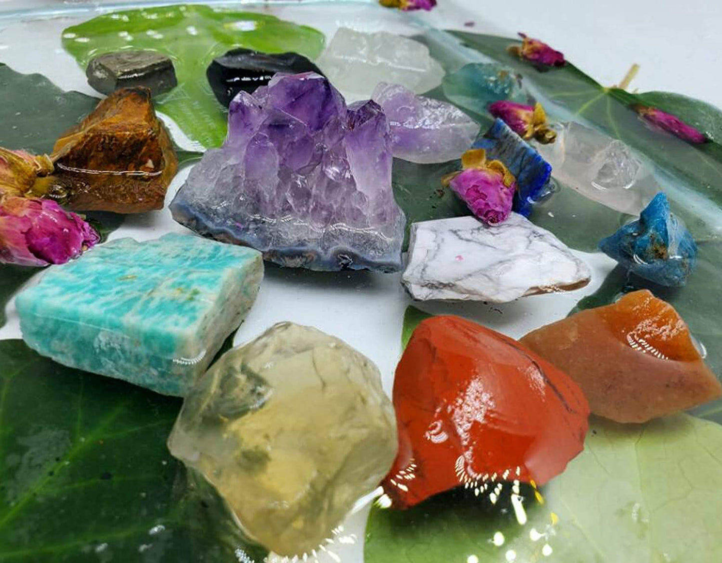 Chakra Therapy Starter Collection 17 Pcs Healing Crystals Kit, 7 Raw Chakra Stones,7 Colorful Gemstones, Amethyst,Rose Quartz Pendulum,Chakra Lava Bracelet,Dry Roses,Guide,Coa,Gift Ready