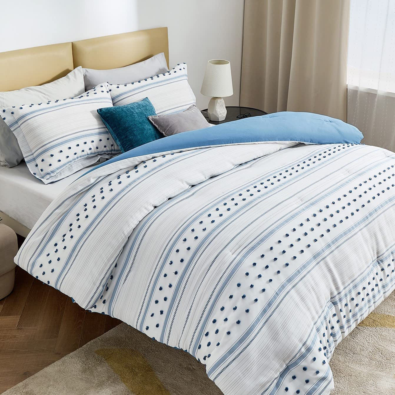 Bedsure Blue Twin Comforter Set - Boho Bedding Set , Reversible White Striped Tufted Farmhouse Twin Size Comforter Sets (68X88 Inches, 2 Pieces)