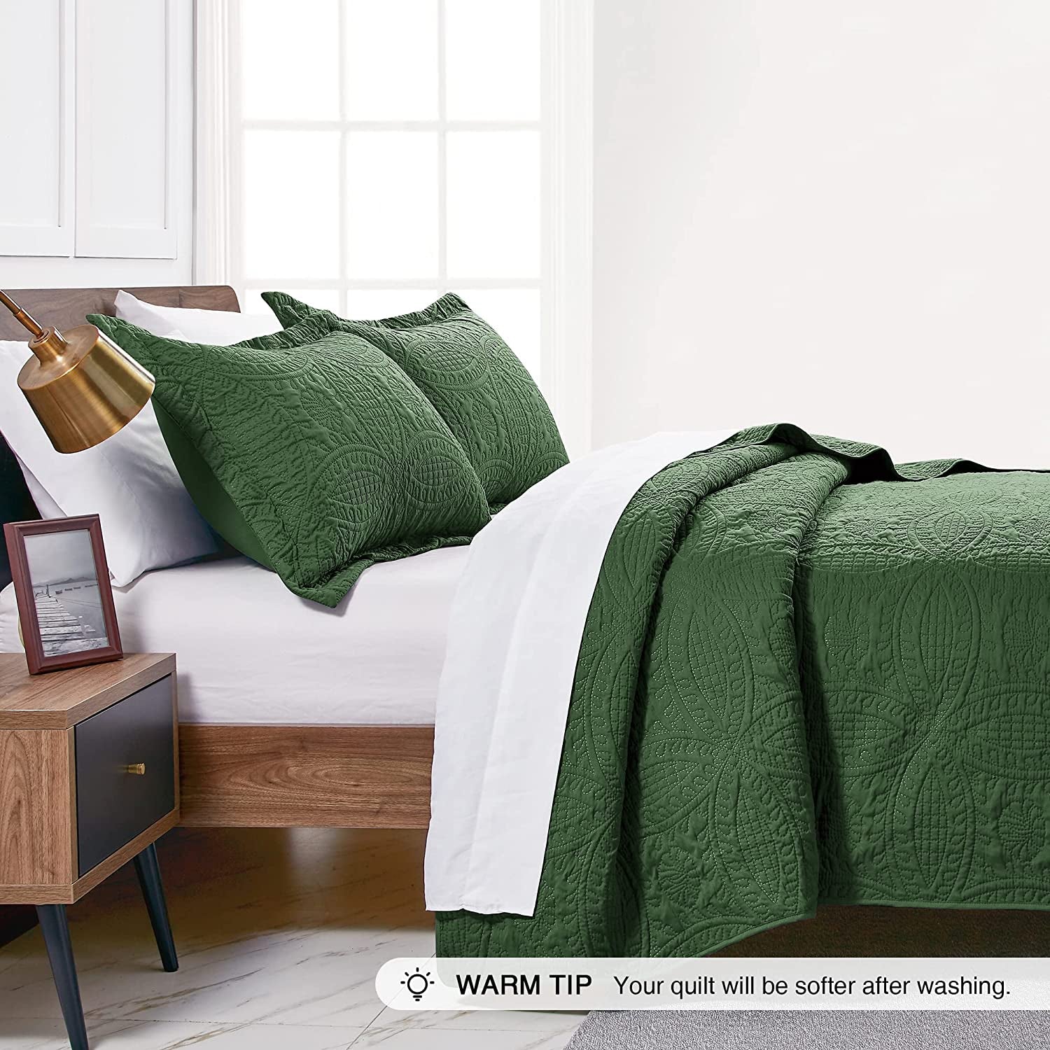 Twin Quilt Set Olive Green Bedspreads - Soft Bed Summer Quilt Lightweight Microfiber Bedspread- Modern Style Coin Pattern Coverlet for All Season - 2 Piece (1 Quilt, 1 Pillow Sham)