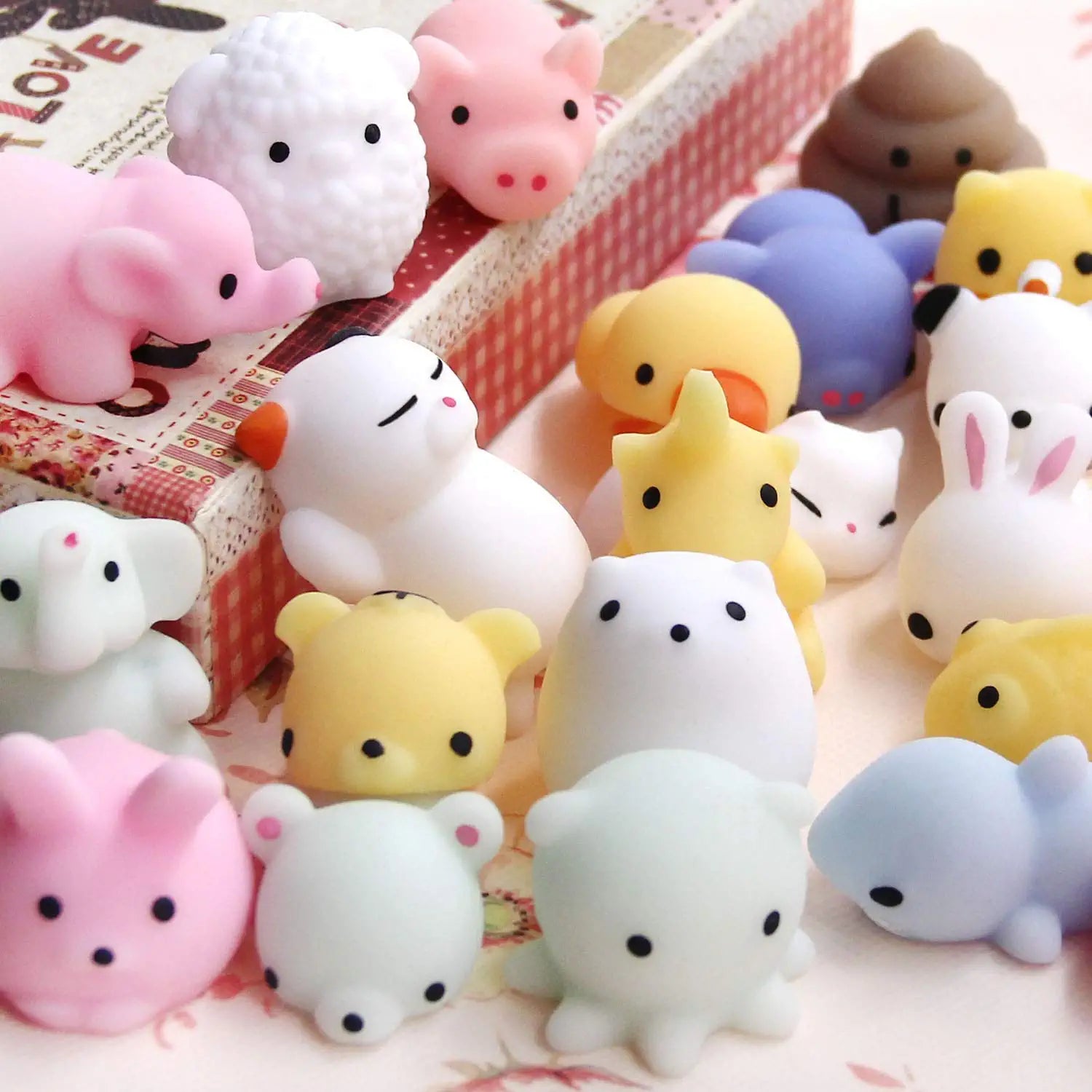 40Pcs Mochi Squishy Toys Bulk, Kids Party Favors Squishies Stress Toys Pack Includes Unicorn and Animals Toy for Kids Boys Girls Class Prize Box Items, Desk Mini Toys for Classroom Rewards