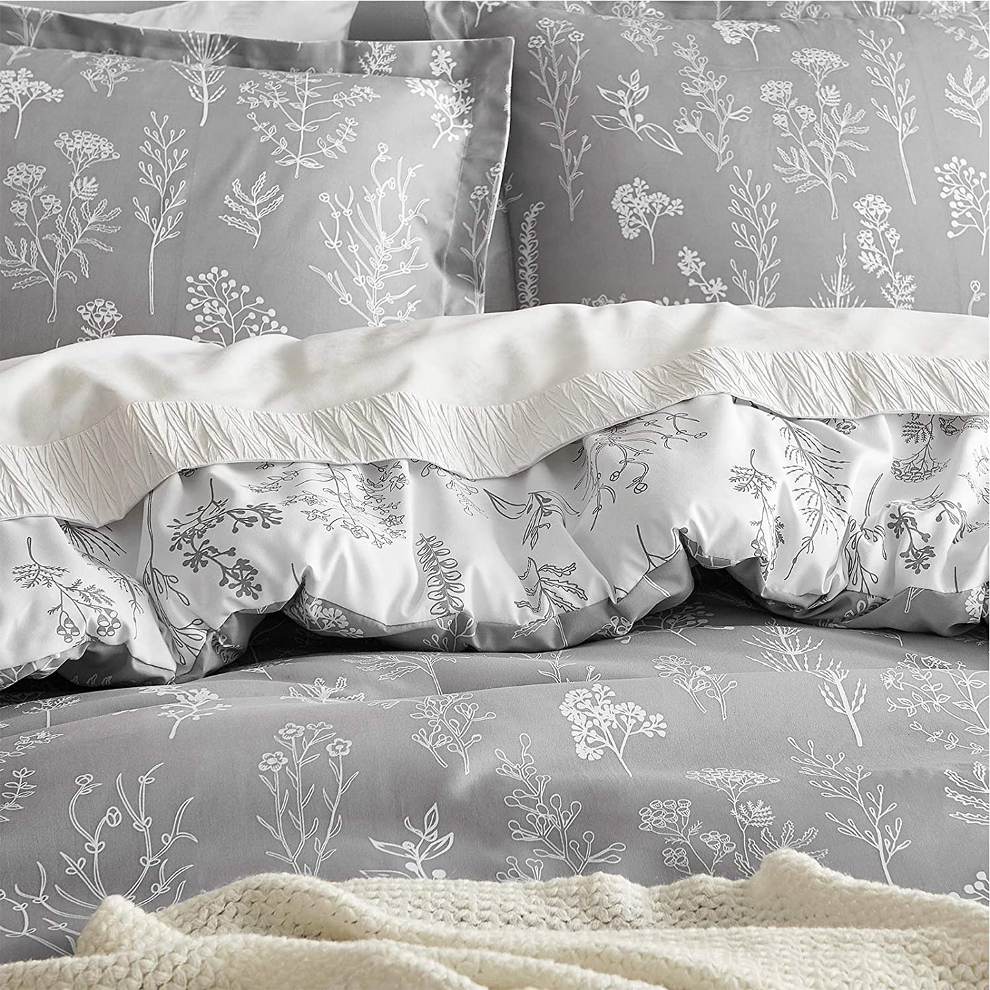 Queen Comforter Set Grey - Cute Floral Bedding Comforter Sets, 3 Pieces Reversible Flowers Botanical Lightweight Soft Bed Set with 2 Pillow Shams