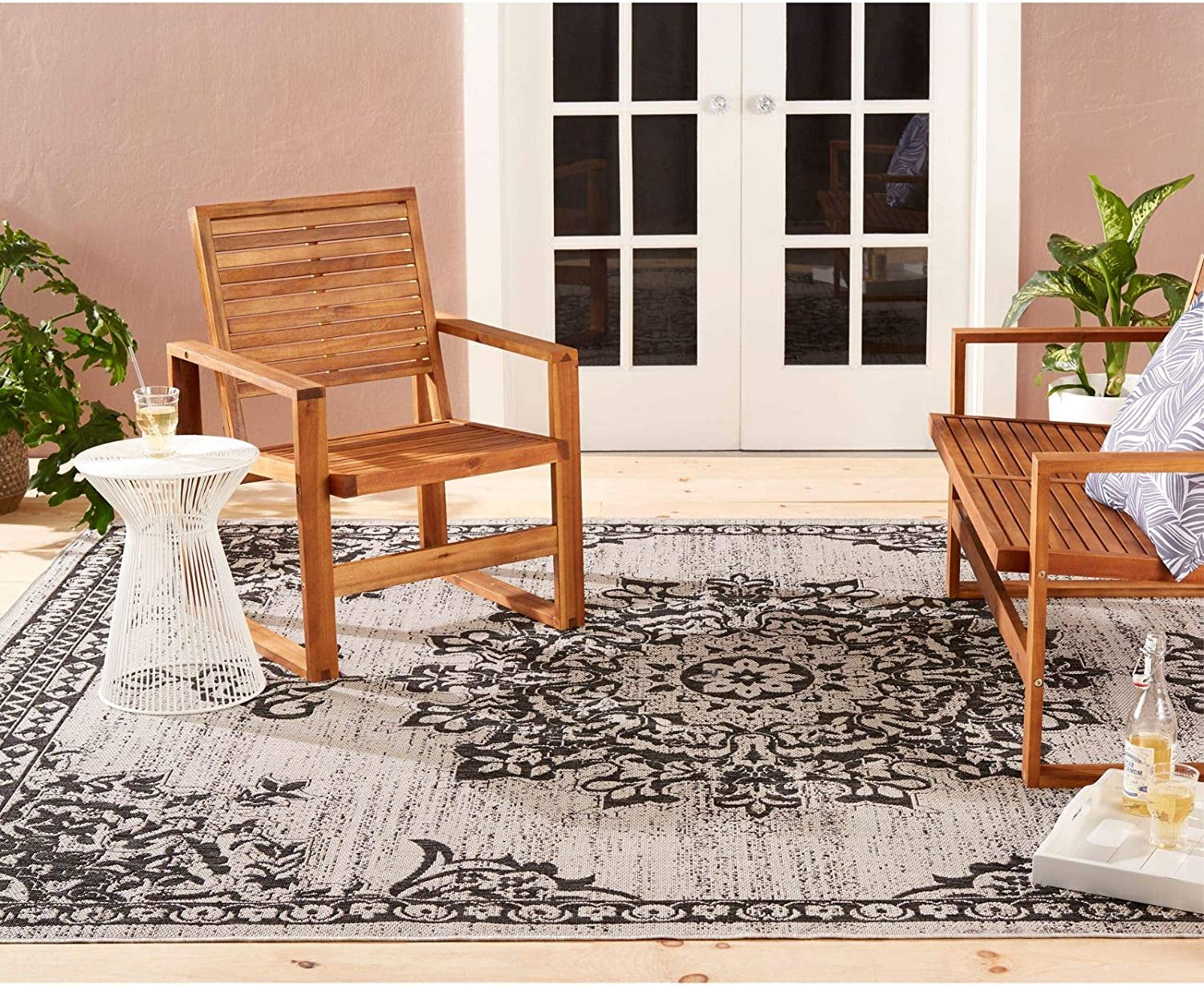 New York Patio Country Azalea Transitional Medallion Indoor/Outdoor Area Rug, Grey/Black, 5'2"X7'2"