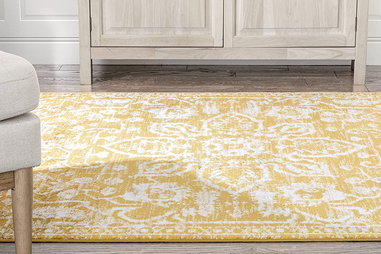 Della Gold Vintage Medallion Pattern Area Rug 5X7 (5'3" X 7'2")