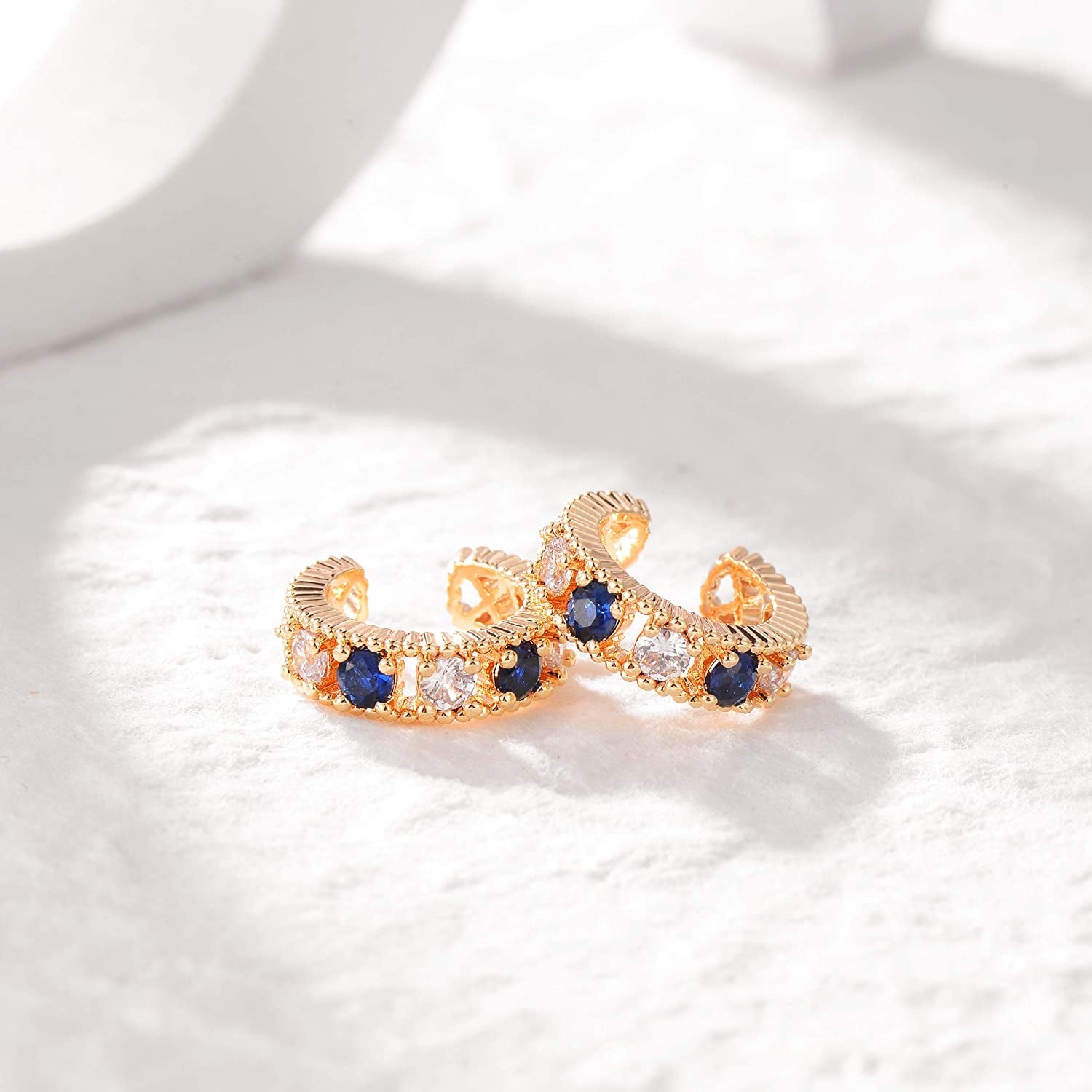 Gold Ear Cuff Earring 18K Gold Plated Non Pierced Ear Cartilage Clip on Wrap Hoop Tiny Chunky Blod Thick Simple Minimalist Handmade Delicate Hypoallergenic Ear Cuff Fake Earrings Women Gift