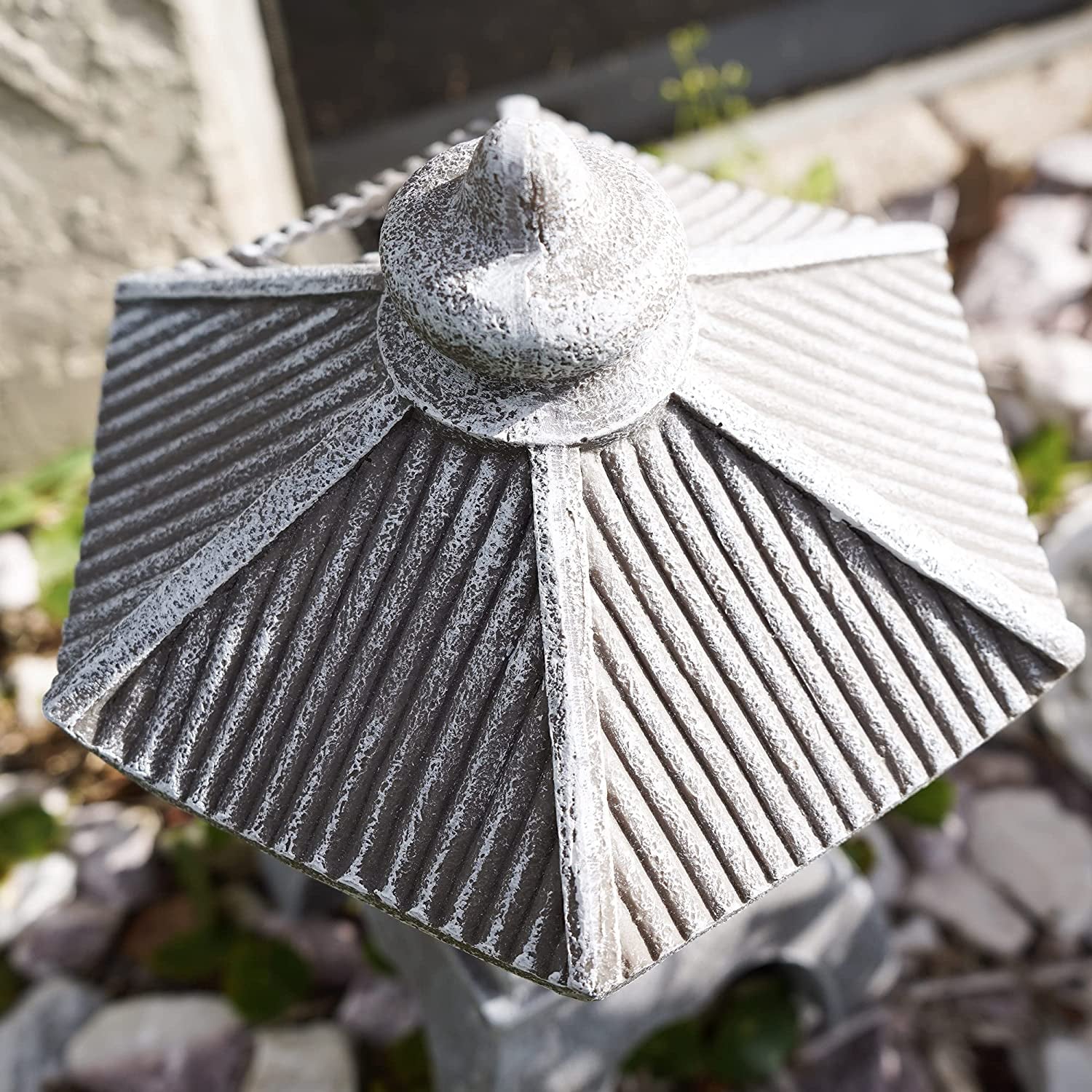 Pagoda Garden Statue, Solar Powered Statue Japanese Garden Decor, Outdoor Zen Garden Lantern, Flickering LED Garden Light (Tranquil Pagoda)